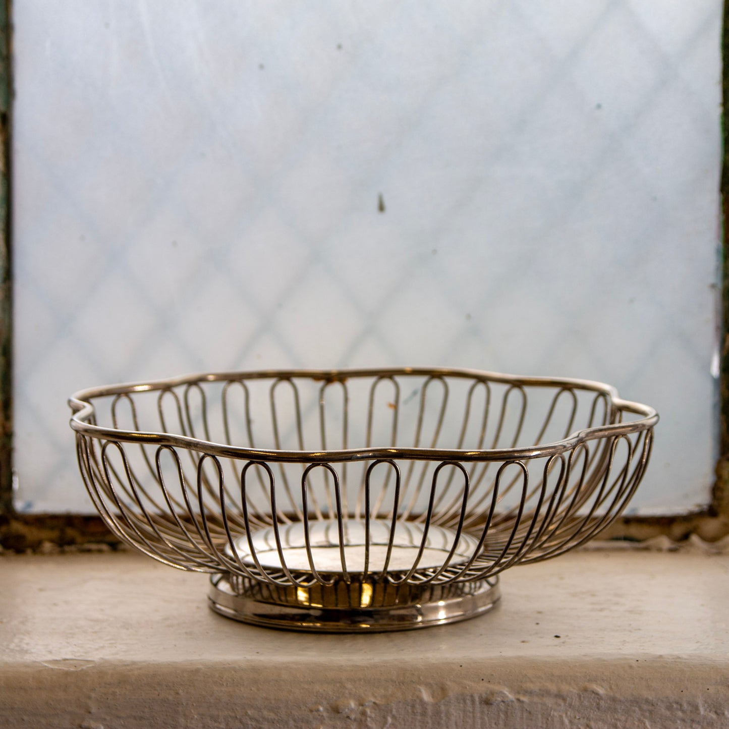 Silver Plate Scalloped Wire Bread Basket