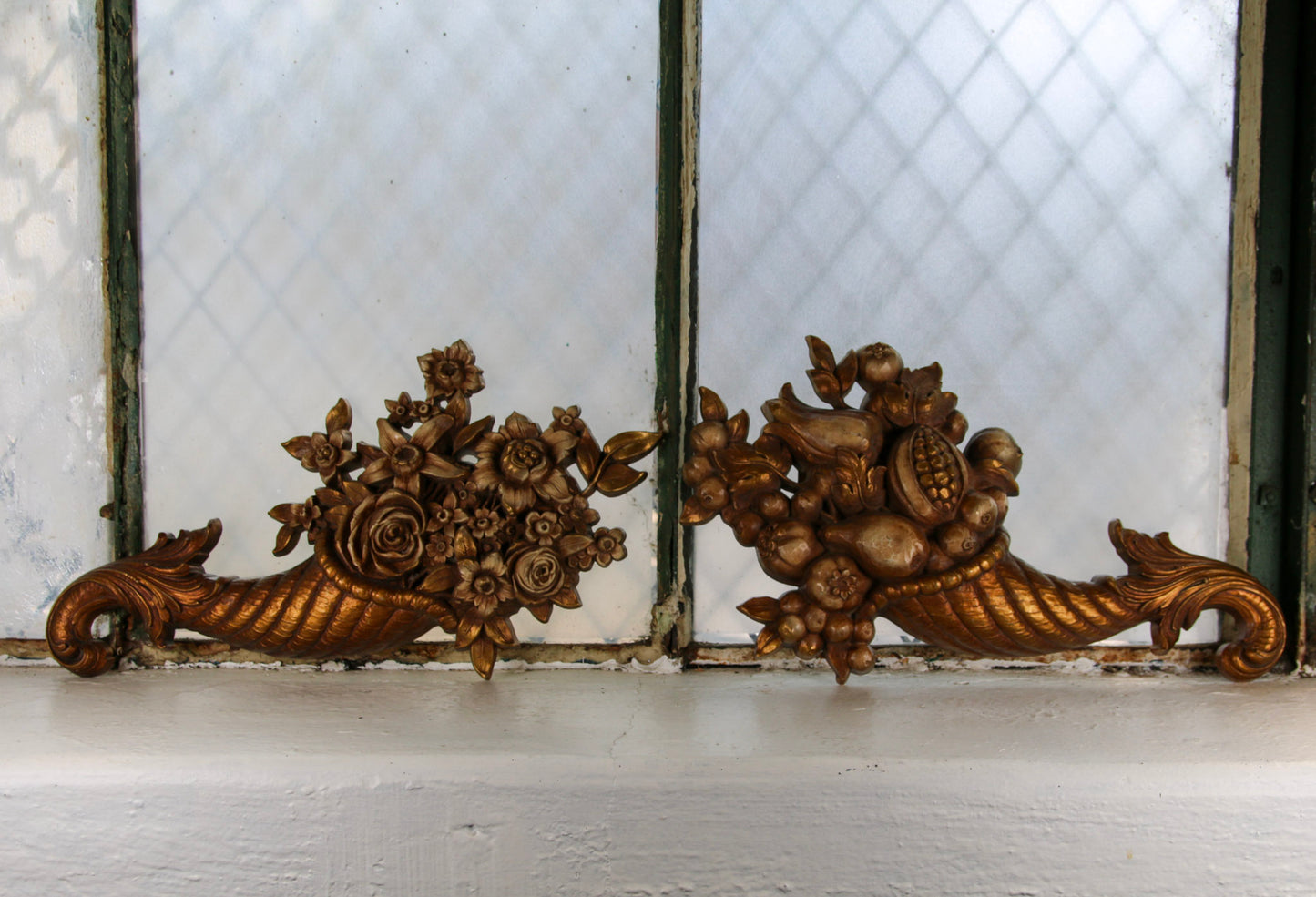 Syroco Gold Wall Fruit & Flower Plaques – Set of 2