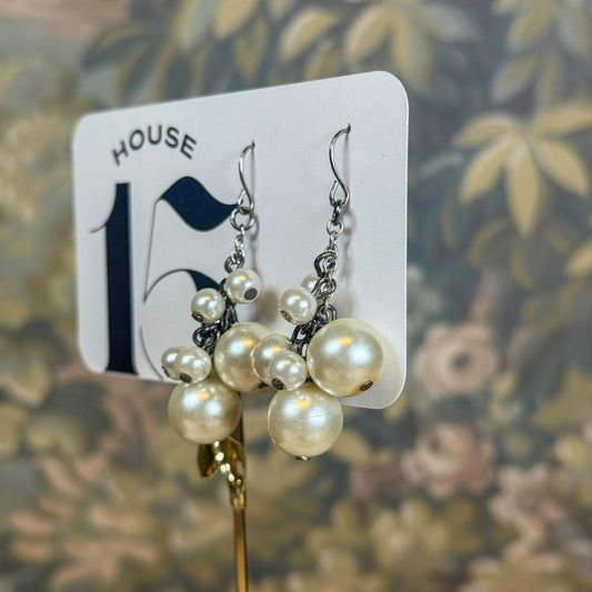 Della Earrings