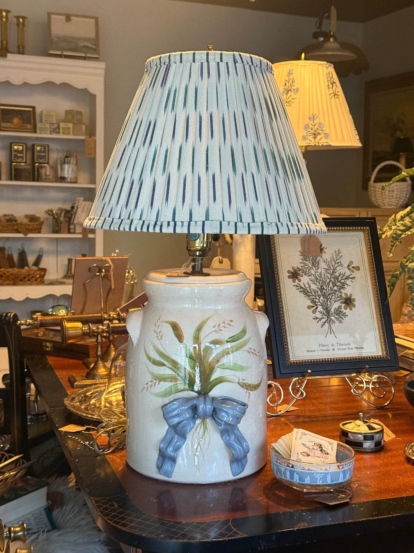 Bow Lamp