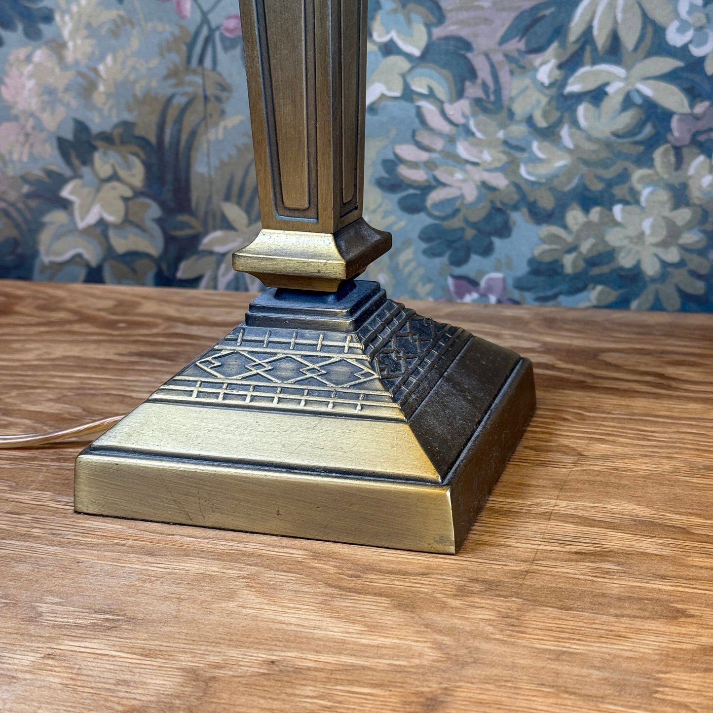 Vintage Brass Finish Lamp