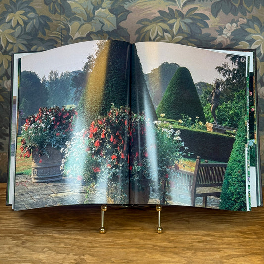 The House & Garden Book of Country Gardens