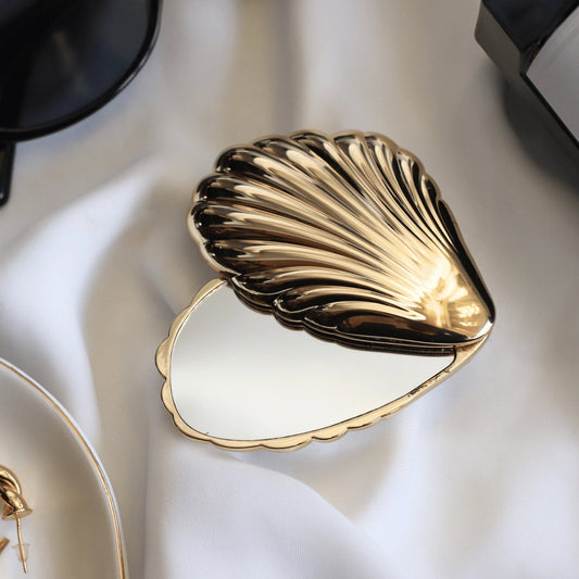 Seashell Compact