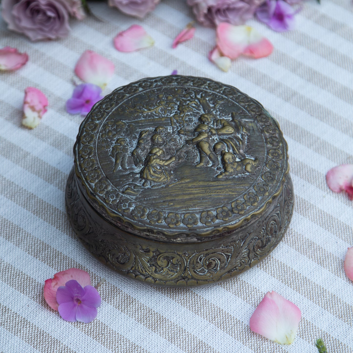 Vintage Scene Trinket Box