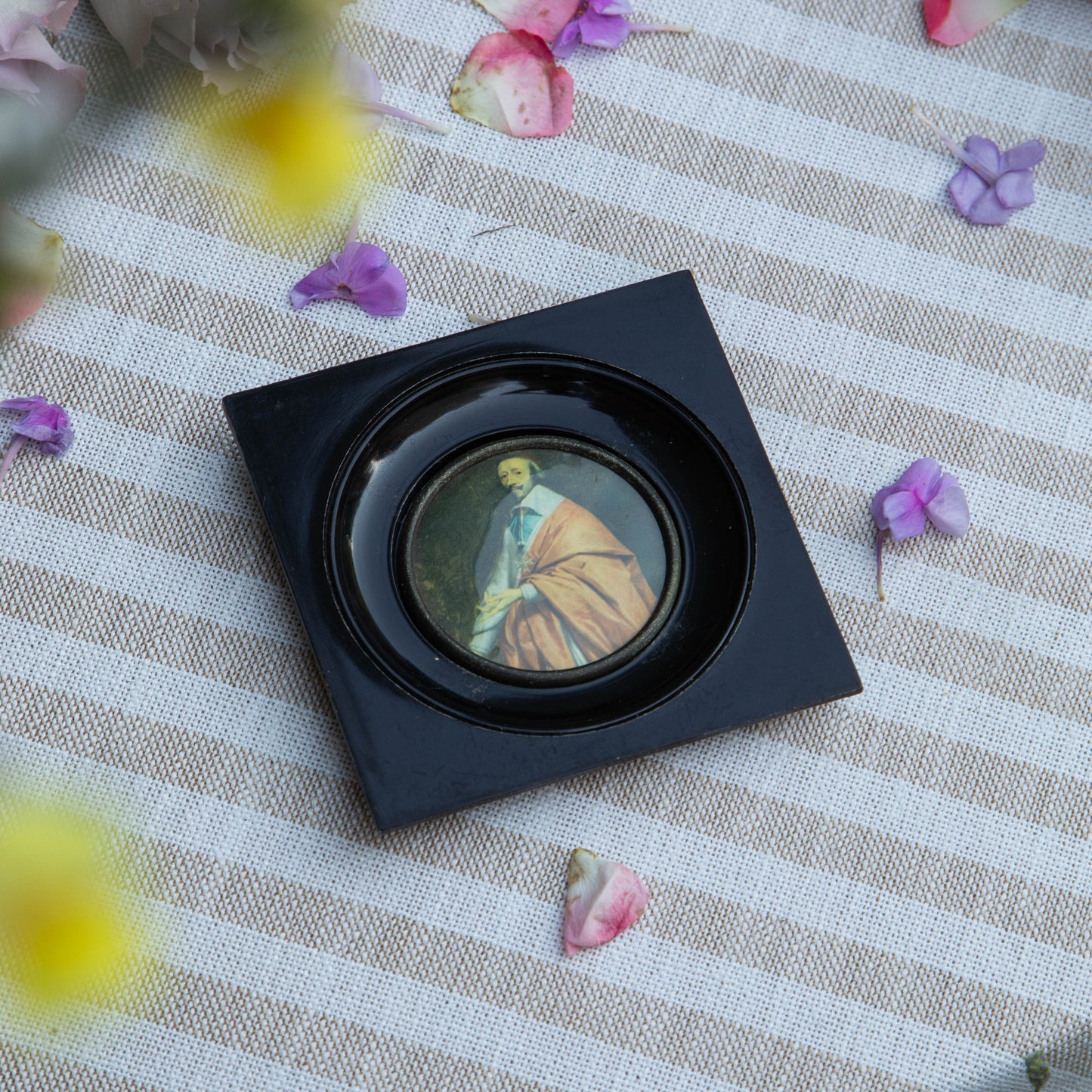 Antique Miniature Portrait, Reflecion
