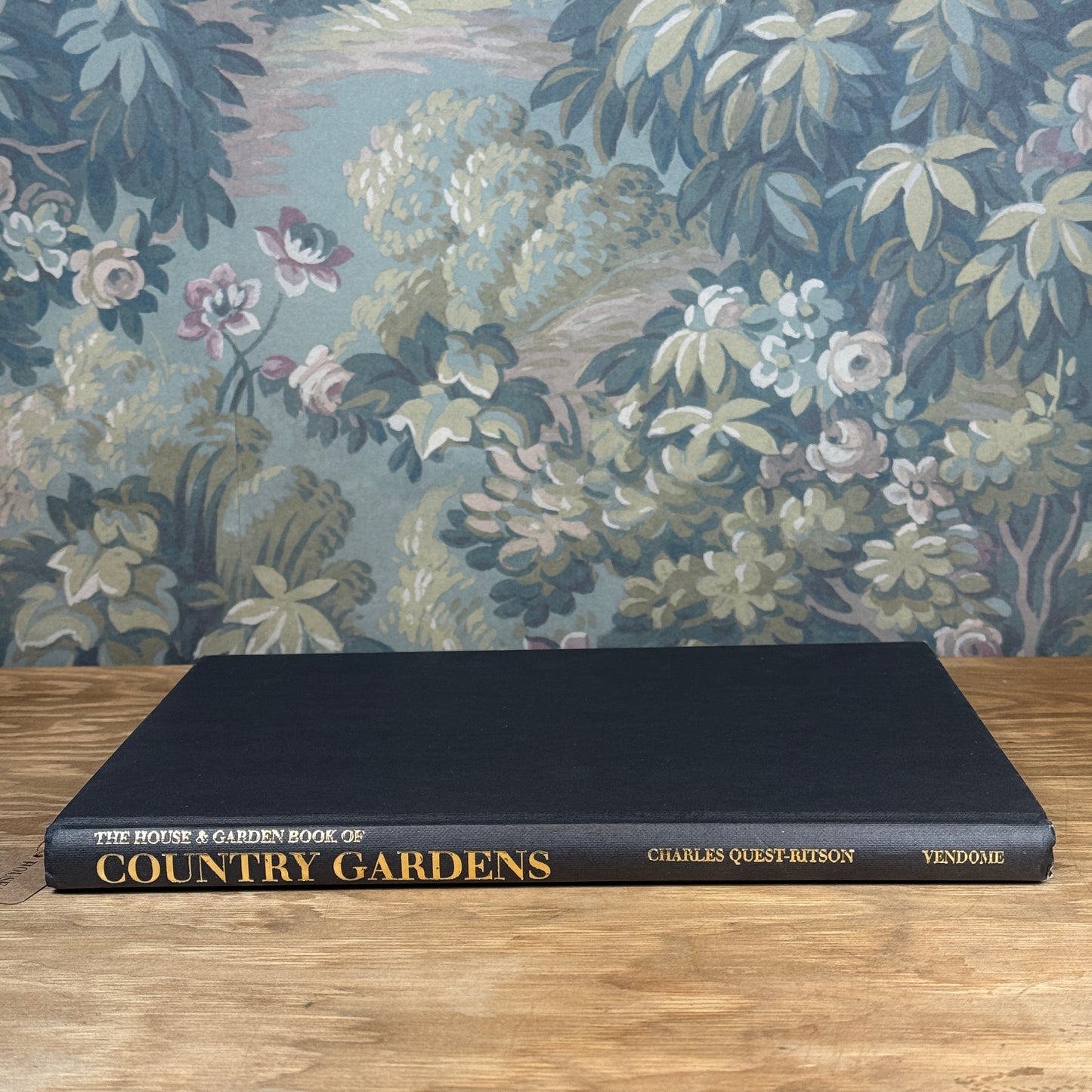 The House & Garden Book of Country Gardens